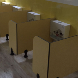 Eco Friendly Restroom Stall Dividers Customized Cubicle Toilet Partition For School Kindergarten