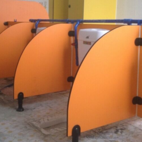 Waterproof Kids Toilet Partition Non Toxic Bathroom Urinal Dividers For School Kindergarten