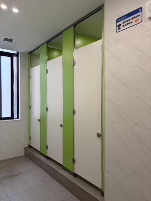 HPL Compact Toilet Cubicle Partitions, Waterproof Anti-Impact Restroom Stall for School Project